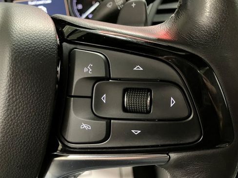 Used 2023 Buick Enclave Essence image 19