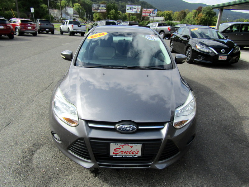 Used 2014 Ford Focus SE Sedan FWD image 4