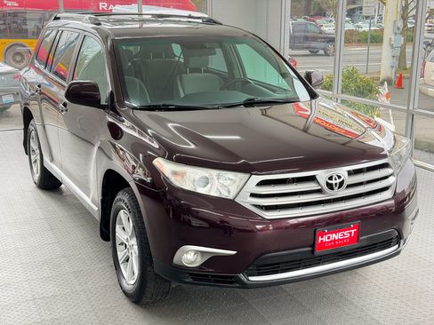 Used 2013 Toyota Highlander image 1