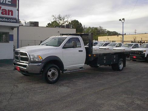 Used 2017 RAM 5500 Tradesman image 12