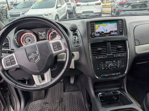 Used 2019 Dodge Grand Caravan GT image 9