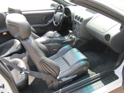 Used 1995 Pontiac Firebird Trans Am image 9