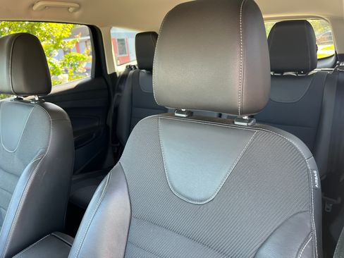 Used 2013 Ford Escape FWD Titanium image 8