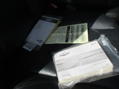 Used 2011 Chevrolet Silverado 1500 LT Z71 image 32