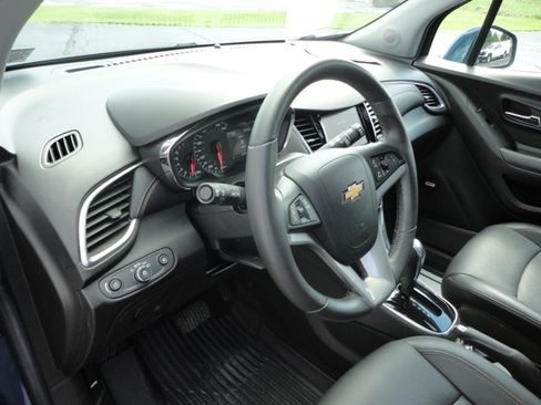 Used 2020 Chevrolet Trax AWD Premier image 14