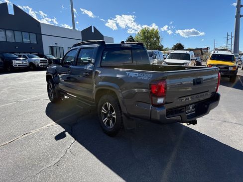 Used 2019 Toyota Tacoma TRD Sport image 5