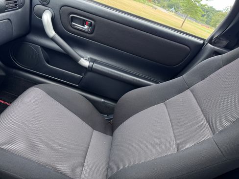 Used 2000 Toyota MR2 Spyder image 14