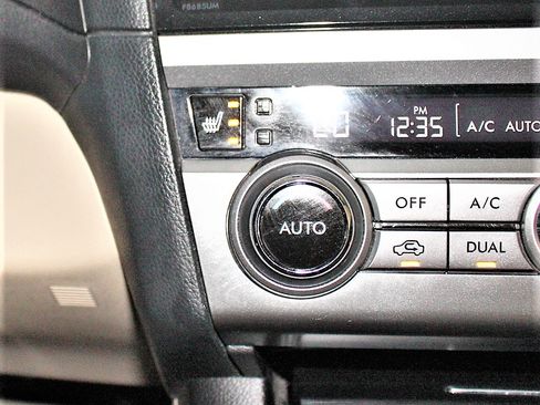 Used 2016 Subaru Outback 2.5i Premium AWD/4WD image 25