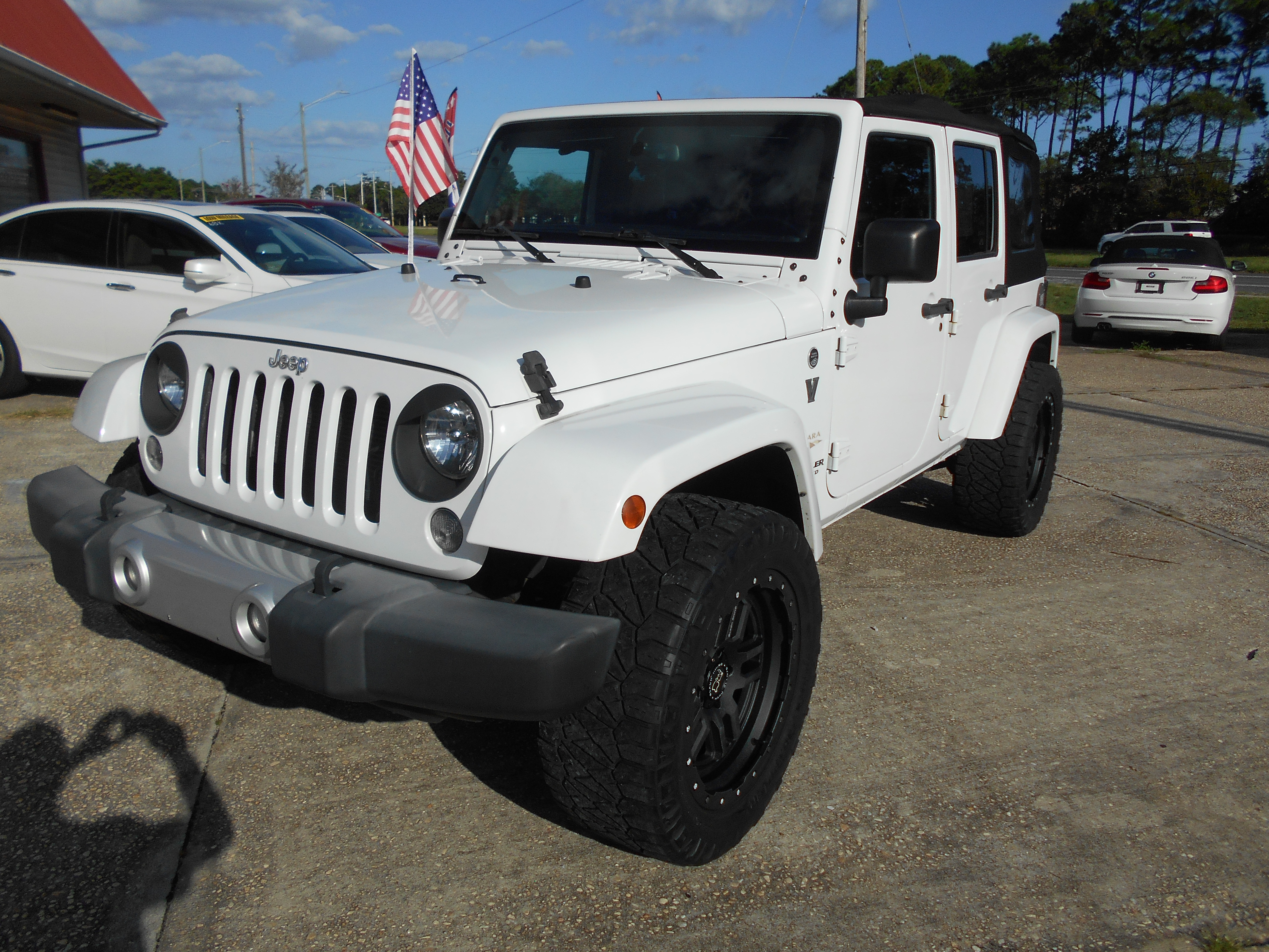 Used 2015 Jeep Wrangler 4WD Unlimited Sahara image 2