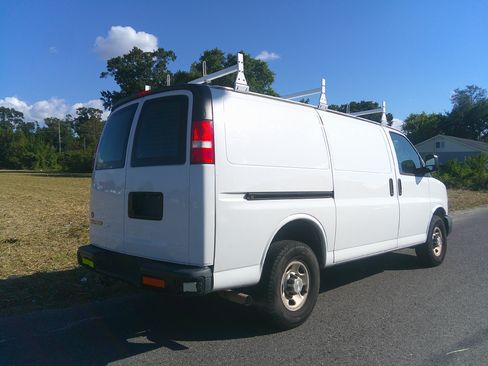 Used 2019 Chevrolet Express 2500 LS image 5