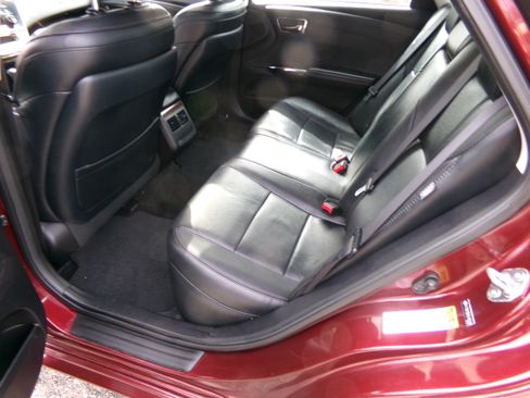 Used 2014 Toyota Avalon XLE image 9