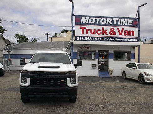 Used 2022 Chevrolet Silverado 2500 W/T AWD/4WD image 2
