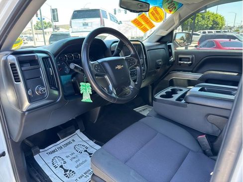 Used 2017 Chevrolet Silverado 1500 2WD Crew Cab LT image 7