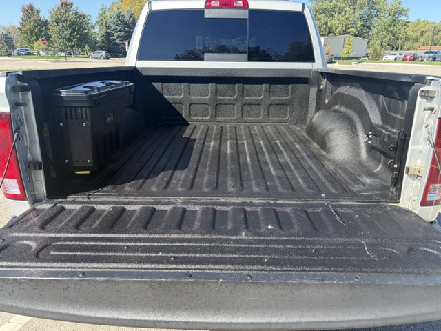 Used 2017 RAM 1500 4x4 Crew Cab Big Horn image 6