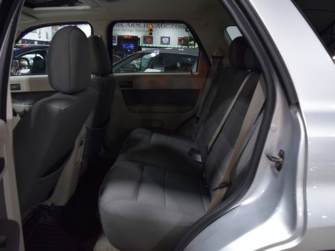 Used 2010 Ford Escape XLT image 18