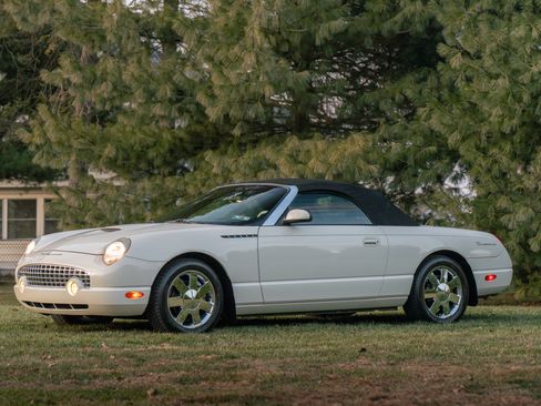 Used 2003 Ford Thunderbird image 50