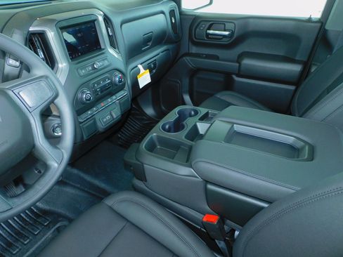 New 2026 Chevrolet Silverado 1500 W/T image 3