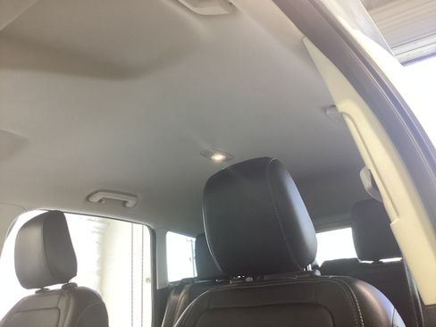 Used 2018 Ford Escape Titanium image 17