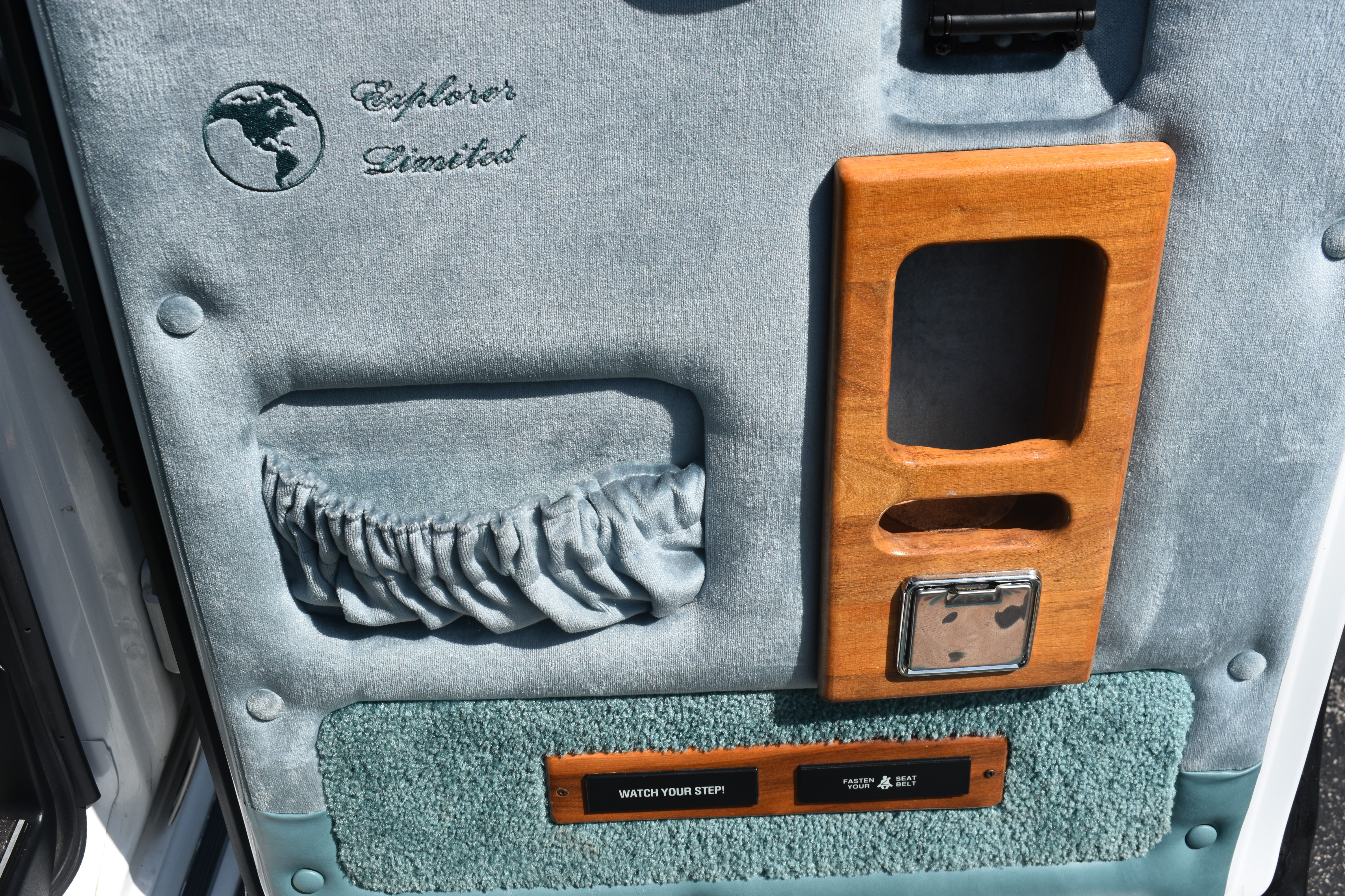 Used 1994 Ford E-150 and Econoline 150 Custom RWD image 35