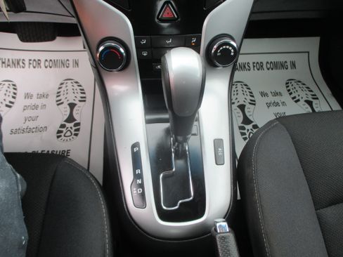 Used 2014 Chevrolet Cruze LT FWD image 11