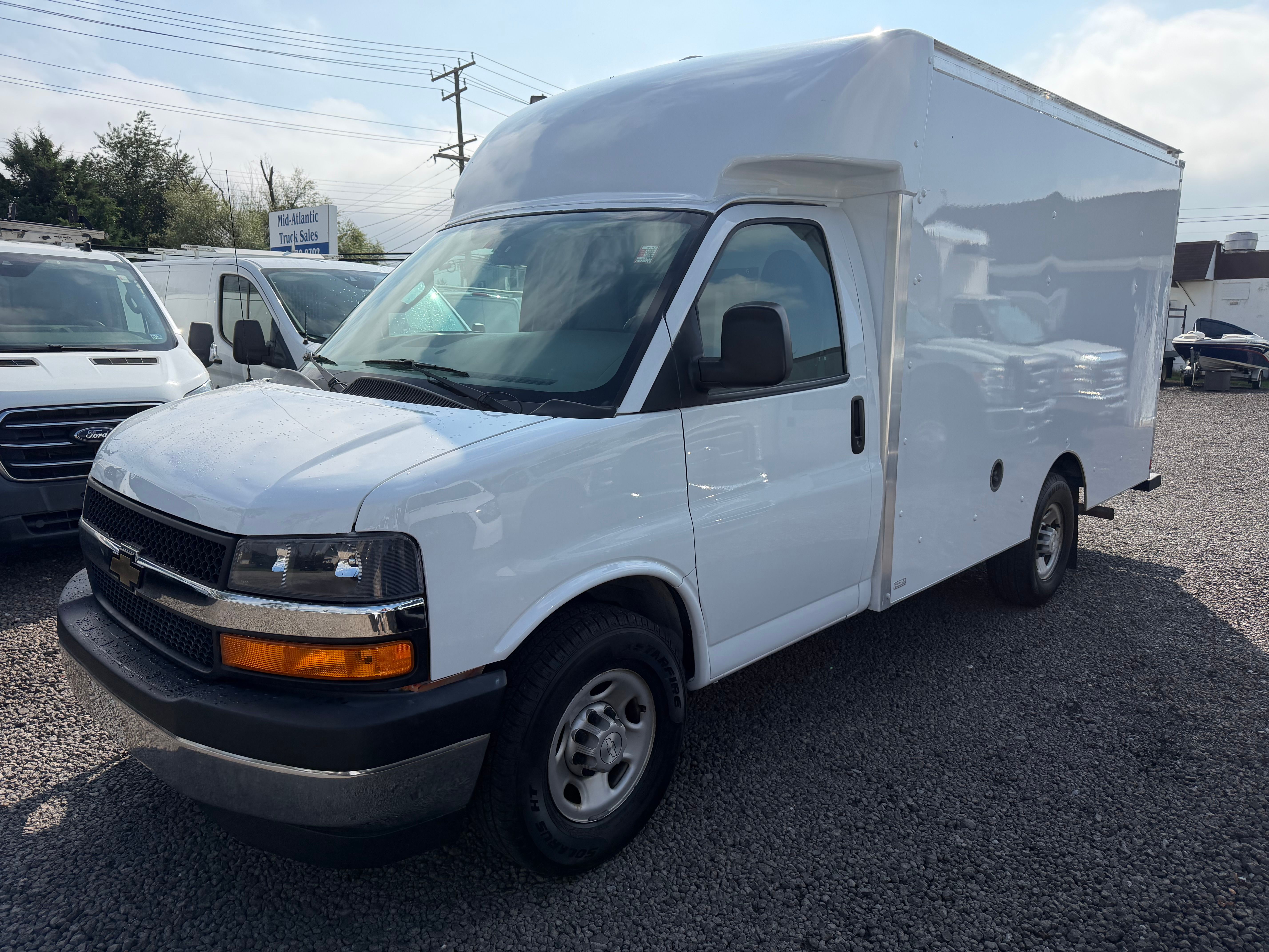 Used 2019 Chevrolet Express 3500 UNAVAIL RWD image 1