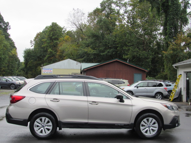 Used 2019 Subaru Outback 2.5i AWD/4WD image 11