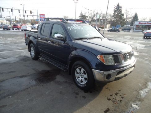 Used 2006 Nissan Frontier SE image 2