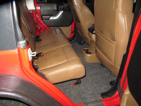 Used 2011 Jeep Wrangler Rubicon image 28