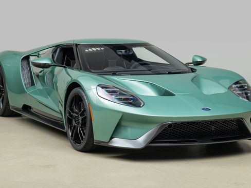 Used 2022 Ford GT RWD image 12