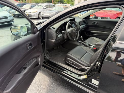 Used 2018 Acura ILX w/ Special Edition Package FWD image 2