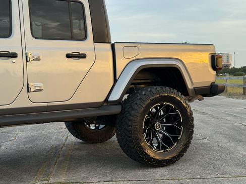 Used 2021 Jeep Gladiator Sport AWD/4WD image 28