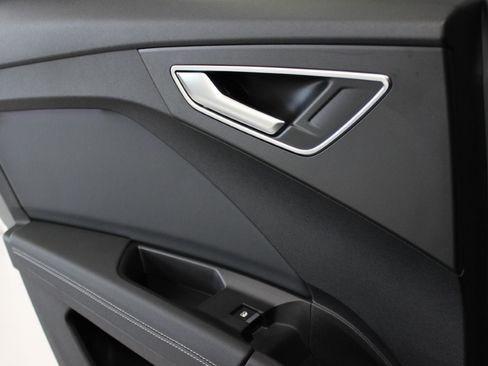 Used 2024 Audi Q4 e-tron Premium Plus image 41