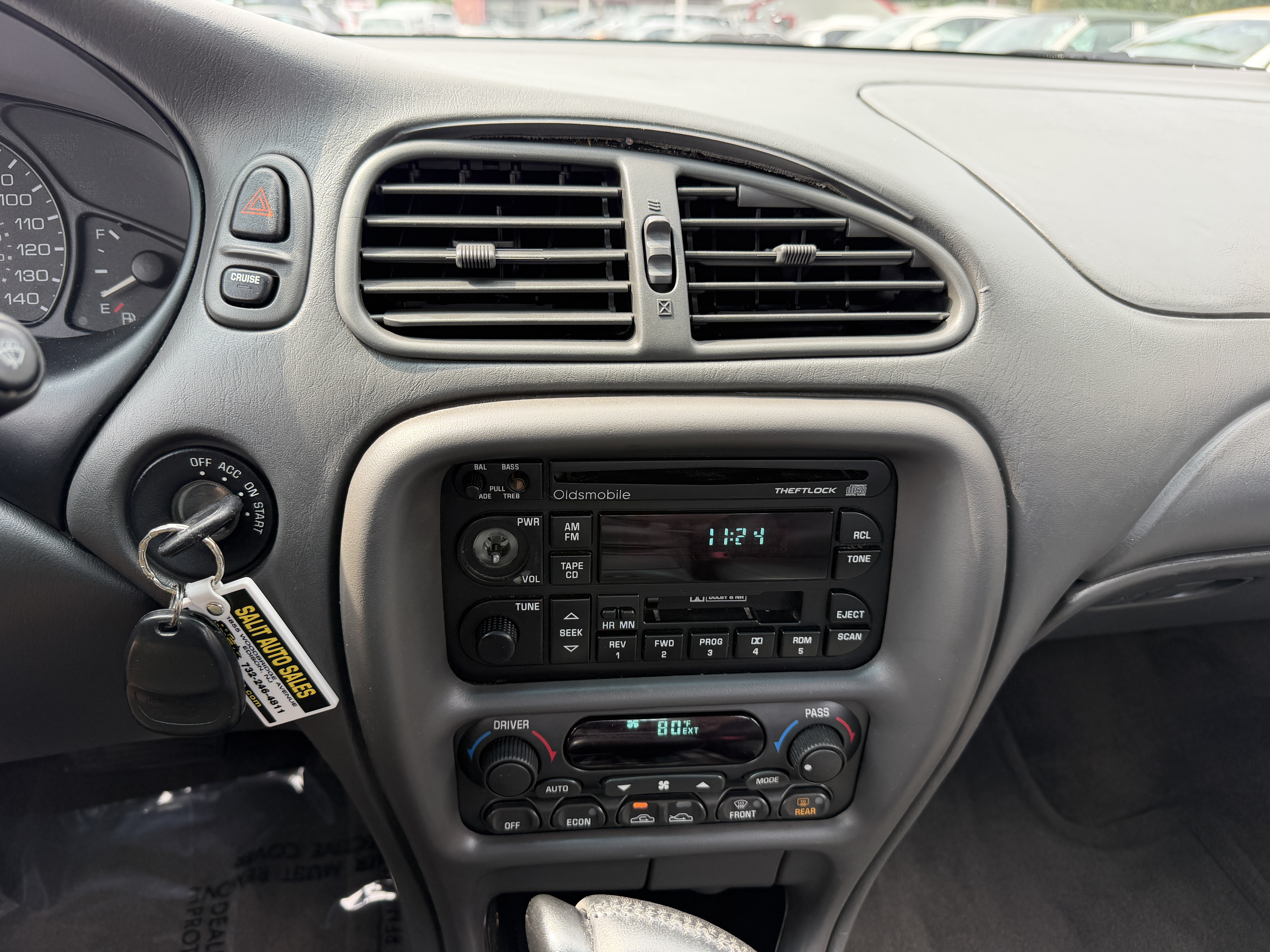 Used 2000 Oldsmobile Intrigue GL FWD image 8