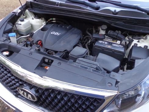 Used 2015 Kia Sportage LX image 8