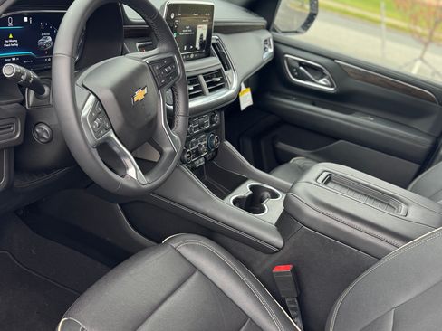 Used 2022 Chevrolet Suburban Premier image 10