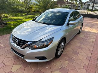 Used 2016 Nissan Altima 2.5 SV image 1