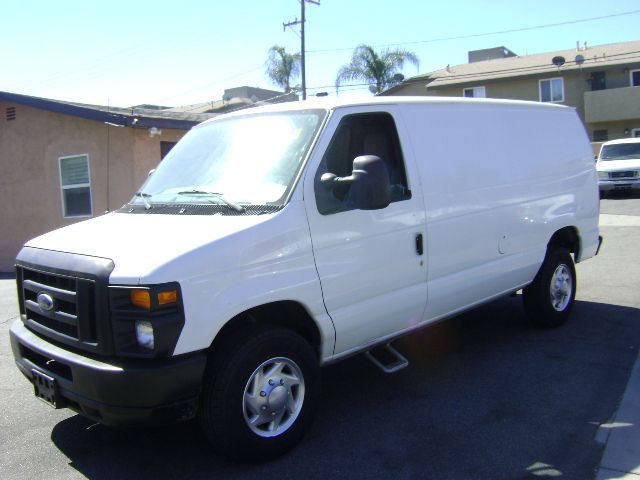 Used 2010 Ford E-250 and Econoline 250 UNAVAIL RWD image 4