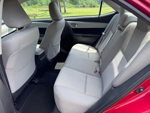 Used 2015 Toyota Corolla LE image 12