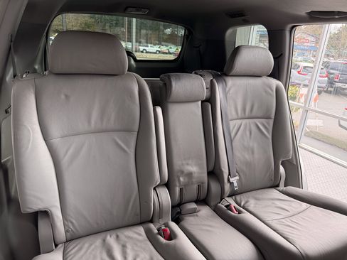 Used 2010 Toyota Highlander Limited image 17