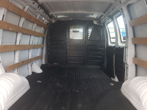 Used 2020 Chevrolet Express 2500 image 13