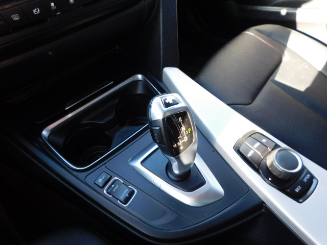 Used 2014 BMW 320i Sedan RWD image 17