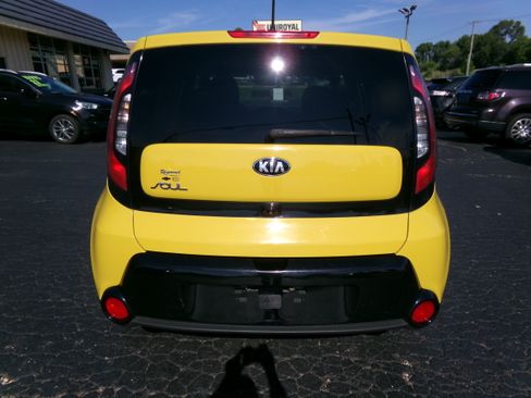 Used 2016 Kia Soul + FWD image 4