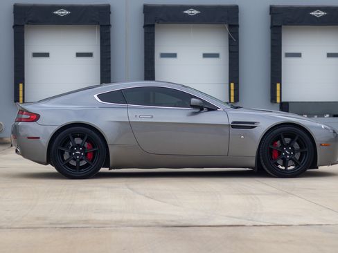 Used 2008 Aston Martin V8 Vantage Coupe RWD image 2