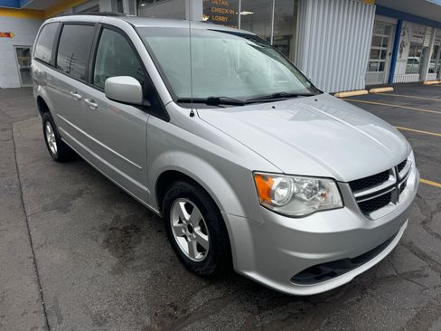 Used 2012 Dodge Grand Caravan SXT image 1