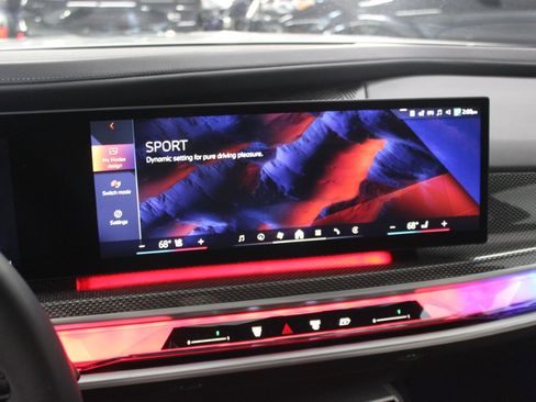Used 2023 BMW i7 xDrive60 AWD/4WD image 30