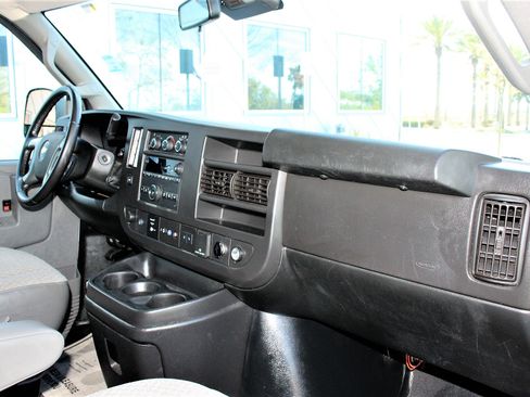 Used 2019 Chevrolet Express 3500 LT image 16