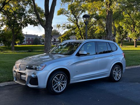 Used 2017 BMW X3 xDrive28i image 1