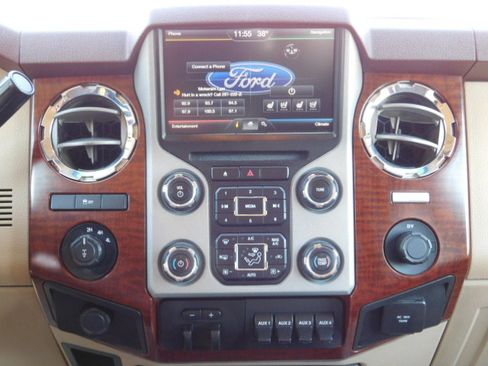 Used 2014 Ford F250 Super Duty Platinum image 13