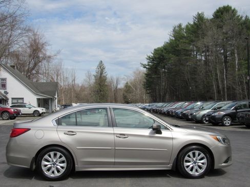 Used 2016 Subaru Legacy 2.5i Premium image 9