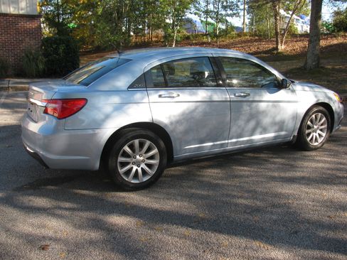 Used 2013 Chrysler 200 Limited Platinum image 6